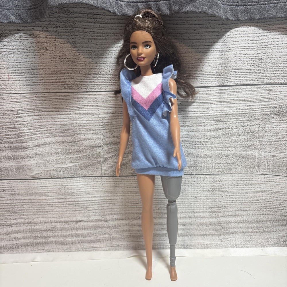 Barbie Fashionistas #121 Doll with Prosthetic Legs‎ Brunette